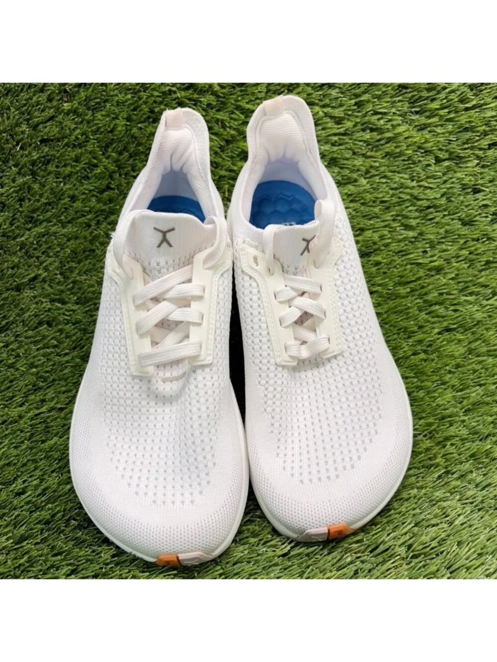 Flux Adapt Runner White Gum Womens Size 6.5 Running Athletic Walking Knit Shoes